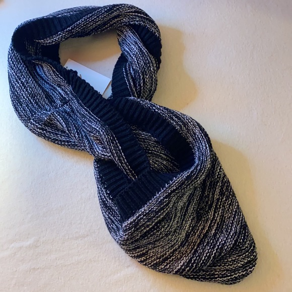 Infinity Scarf - Picture 2 of 4